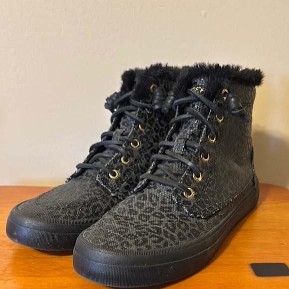 Sperry Crest Vibe Canvas High Top Sneaker - Picture 2 of 9